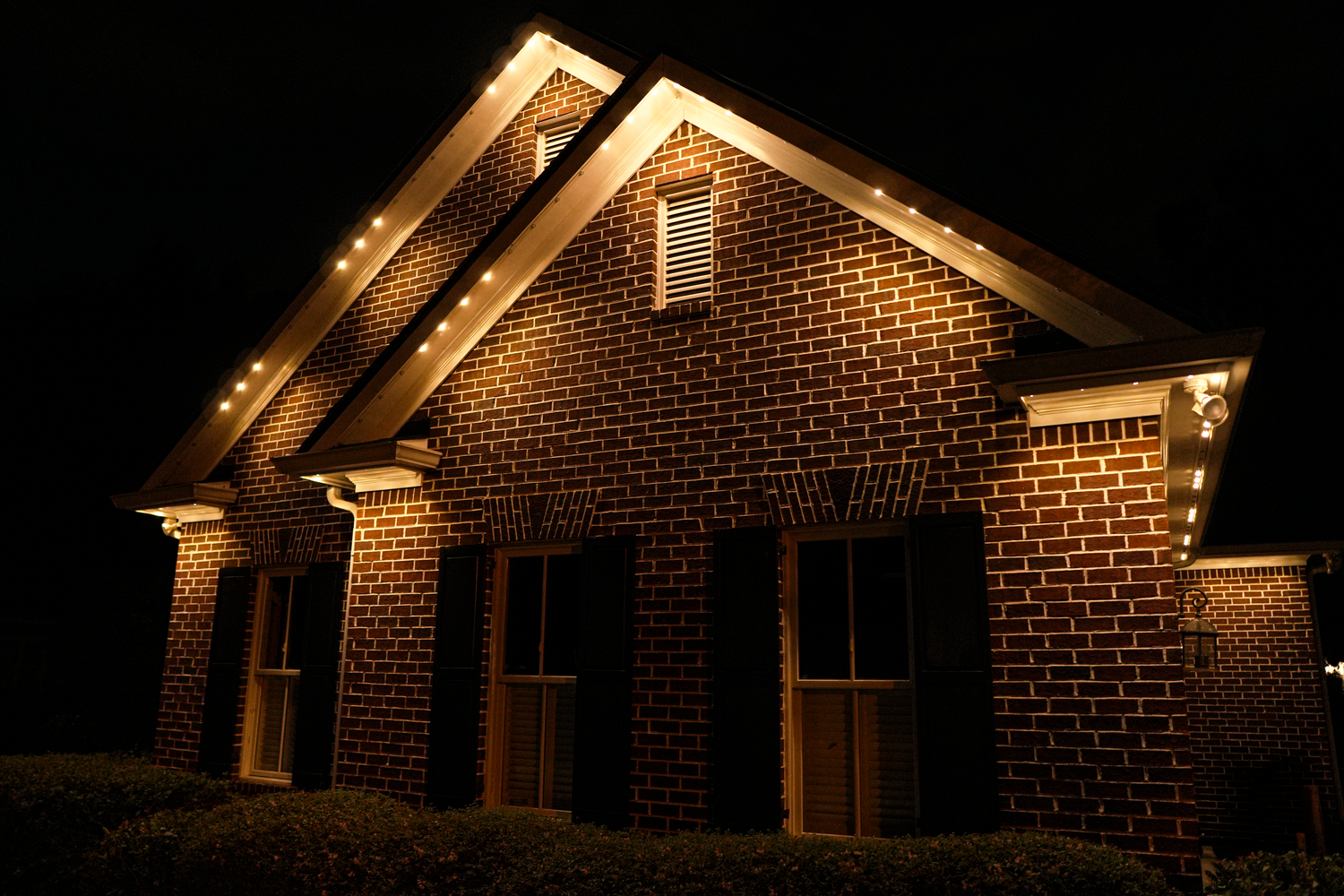 warm white permanent roofline lighting in munster indiana
